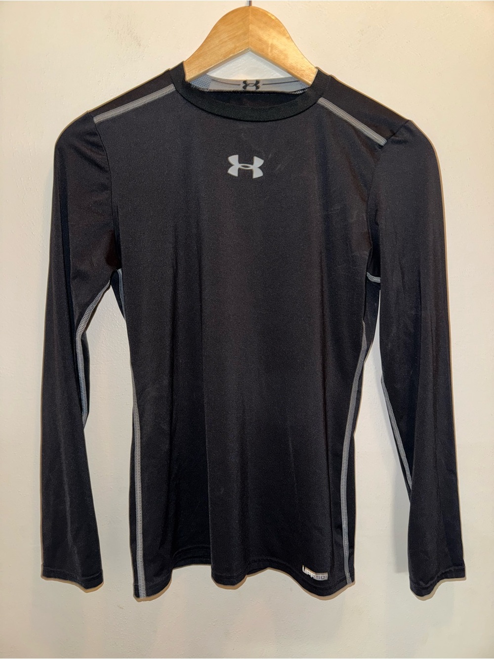 Under Armour Black Long-Sleeve Compression Shirt Boys Size Youth Extra Large